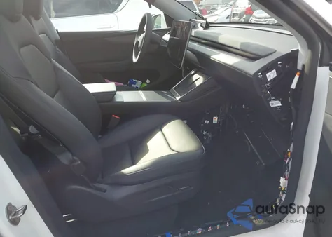 2026 Tesla Model Y Long Range Dual Motor All-Wheel Drive/Long Range Launch Series from USA, damaged, VIN 7SAYGDEE6TF330681